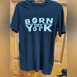 Men graphic T shirt size S